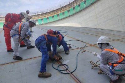 天氣太熱? 化工建設(shè)者堅(jiān)持&ldquo;向前沖&rdquo;